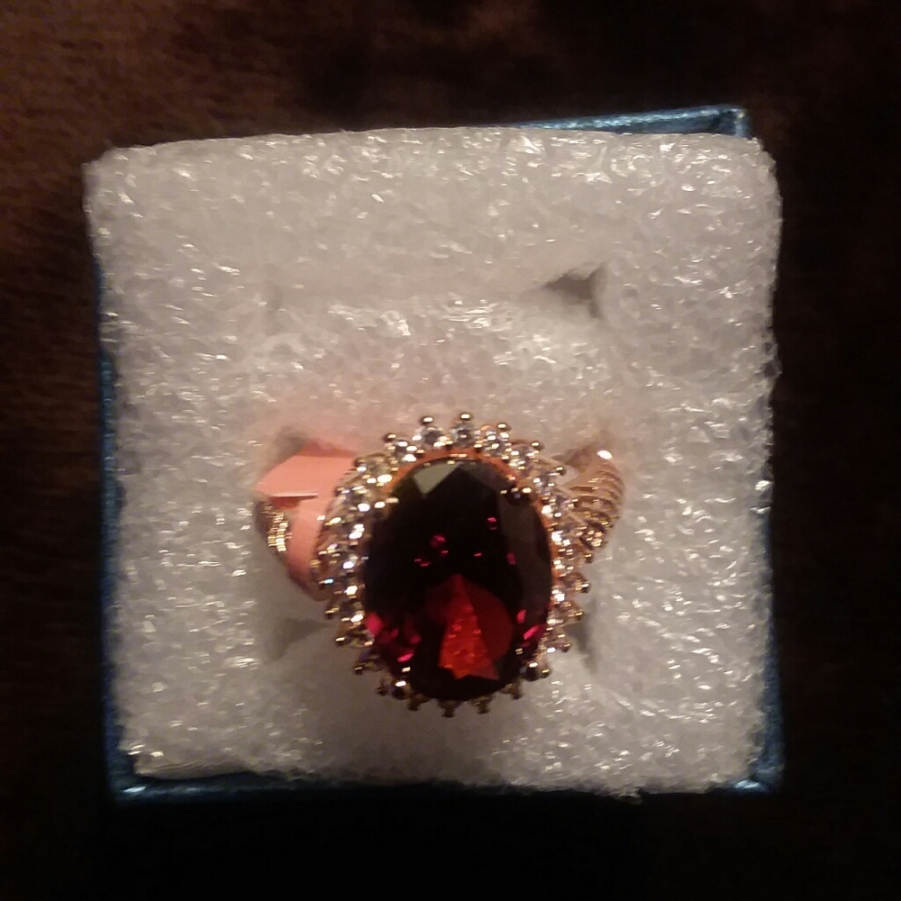 Ladies Ring - Picture 2 of 4